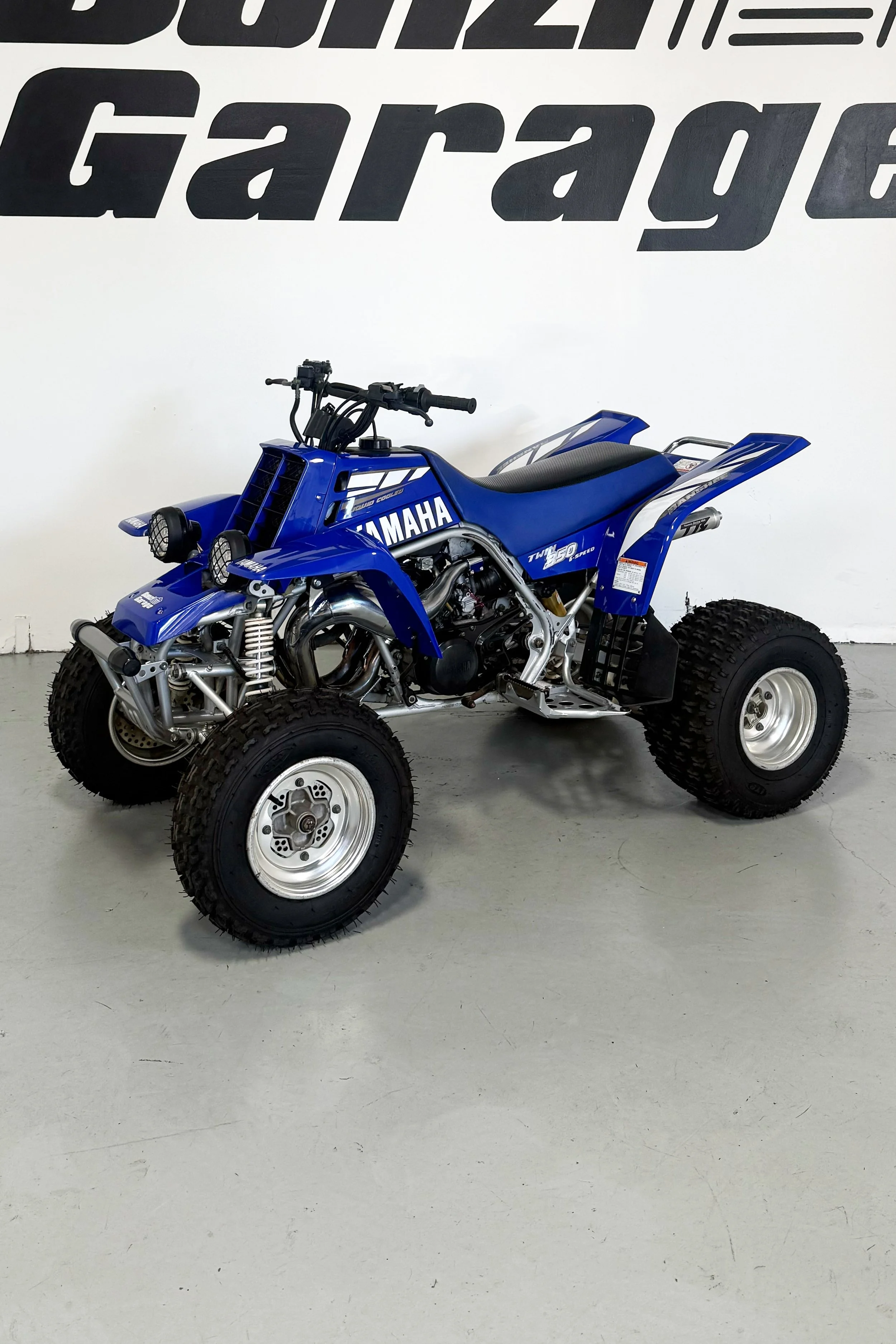 バッシーページ Bugs Bunny in Crazy Castle 4: Yikes! Nintendo GameBoy Color